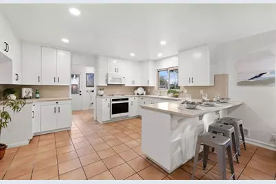 2249 Gundersen Dr, San Jose, CA 95125 - Photo 13