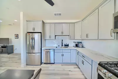 213 W South St, Tracy, CA 95376 - Photo 9