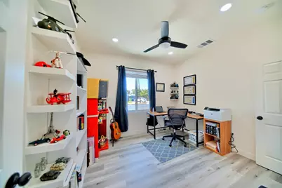 213 W South St, Tracy, CA 95376 - Photo 15