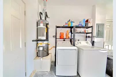 213 W South St, Tracy, CA 95376 - Photo 23