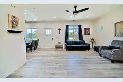 213 W South St, Tracy, CA 95376 - Photo 7