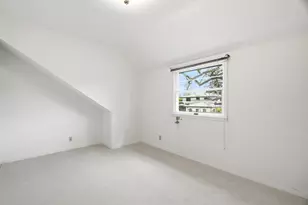 755 Northampton Dr, Palo Alto, CA 94303 - Photo 25