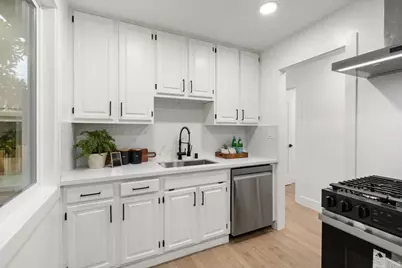 578 Green Manor Ct, Palo Alto, CA 94301 - Photo 15