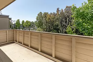 1033 Crestview Dr 308, Mountain View, CA 94040 - Photo 11