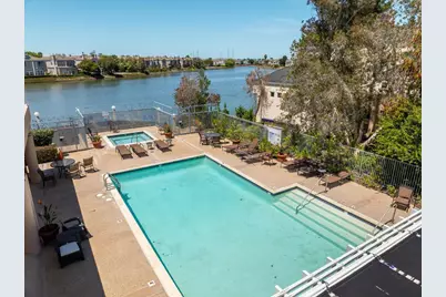 852 Lakeshore Dr, Redwood City, CA 94065 - Photo 49