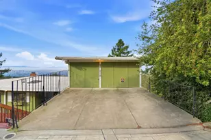 6077 Skyline Blvd, Oakland, CA 94611 - Photo 1