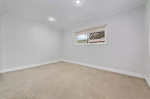 1 Comstock Queen Ct, Mountain View, CA 94043 - Photo 13