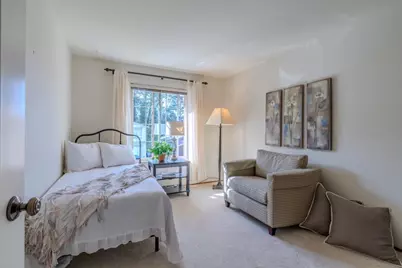 810 Saint Lawrence Dr, Pacifica, CA 94044 - Photo 17