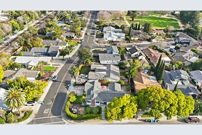 225 W Meadow Dr, Palo Alto, CA 94306 - Photo 57