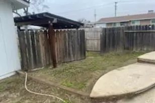 2189 N Burl Dr, Hanford, CA 93230 - Photo 7