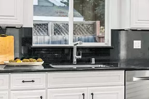 223 San Carlos Ave, Redwood City, CA 94061 - Photo 15