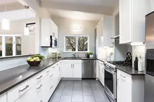 60 Lorelei Ln, Menlo Park, CA 94025 - Photo 7