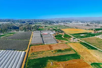 371 Calabasas Rd, Watsonville, CA 95076 - Photo 5