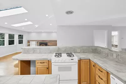 860 Sunset Dr, Pacific Grove, CA 93950 - Photo 11