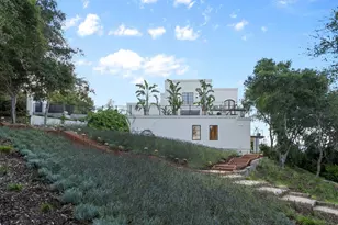 1215 La Cumbre, Hillsborough, CA 94010 - Photo 55