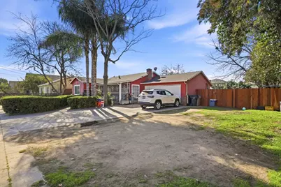 855 N 12th St, San Jose, CA 95112 - Photo 3