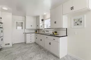 894 S 10th St, San Jose, CA 95112 - Photo 13