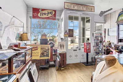 883 Lighthouse Ave, Monterey, CA 93940 - Photo 11