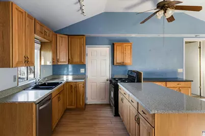 3815 Higuera Rd, San Jose, CA 95148 - Photo 21