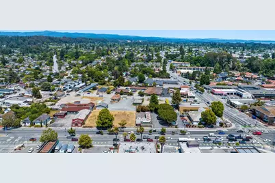 806 Ocean St, Santa Cruz, CA 95060 - Photo 3