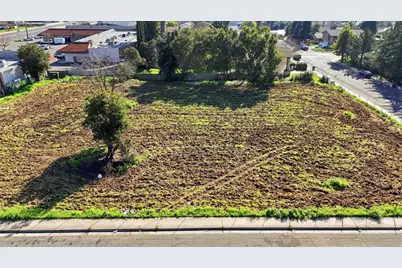 7200 Meadowgate Dr, Sacramento, CA 95823 - Photo 1