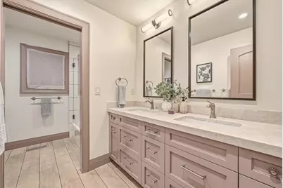 11913 Murietta Ln, Los Altos Hills, CA 94022 - Photo 43