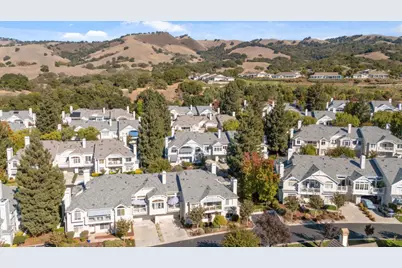 7704 Galloway Dr, San Jose, CA 95135 - Photo 43