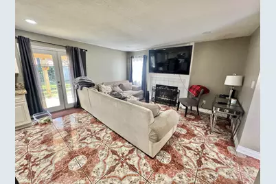 7605 Golden Rise Ct, Bakersfield, CA 93313 - Photo 7