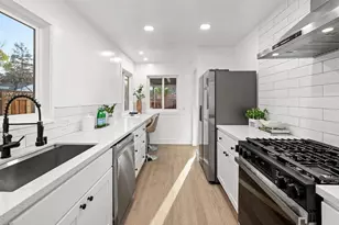 579 Green Manor Ct, Palo Alto, CA 94301 - Photo 17