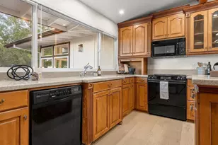 15499 Bohlman Rd, Saratoga, CA 95070 - Photo 11