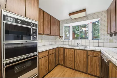 831 University Dr, Menlo Park, CA 94025 - Photo 13