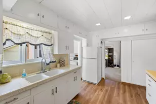 851 Laurel Ave, Pacific Grove, CA 93950 - Photo 15