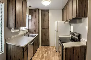 2534 W Middlefield Rd, Mountain View, CA 94043 - Photo 5