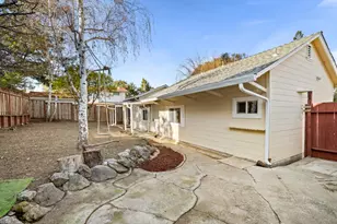 2066 Sterling Ave, Menlo Park, CA 94025 - Photo 25