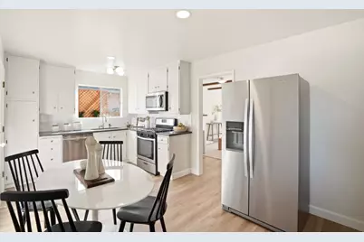 882 San Rafael Ave, Mountain View, CA 94043 - Photo 17