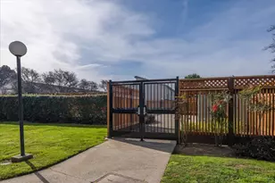 1018 Condor Ln, Foster City, CA 94404 - Photo 27