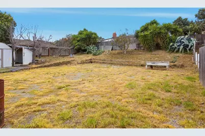 609 Saint George Dr, Salinas, CA 93905 - Photo 23