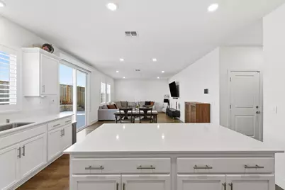 208 Frontier St, American Canyon, CA 94503 - Photo 11