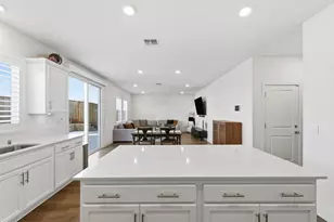 208 Frontier St, American Canyon, CA 94503 - Photo 11