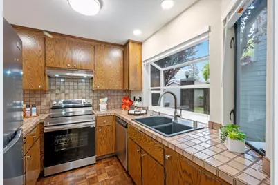 2071 Plymouth St J, Mountain View, CA 94043 - Photo 13