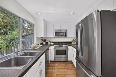 29 Weepingridge Ct, San Mateo, CA 94402 - Photo 17