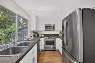 29 Weepingridge Ct, San Mateo, CA 94402 - Photo 17