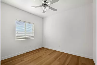 9942 Valderama Way, Sacramento, CA 95829 - Photo 21