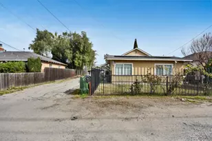 2138 E San Antonio St, San Jose, CA 95116 - Photo 3