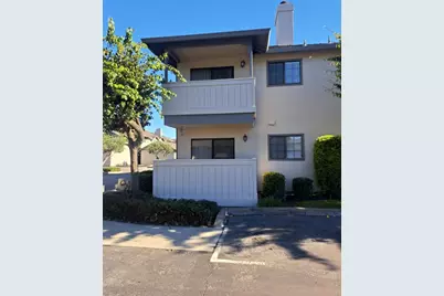 1056 Padre Dr 4, Salinas, CA 93901 - Photo 1