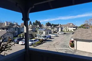1056 Padre Dr 4, Salinas, CA 93901 - Photo 5