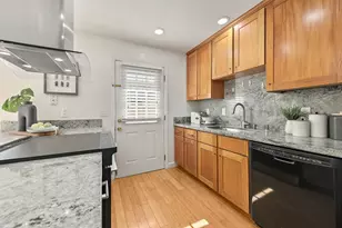 125 Connemara Way 104, Sunnyvale, CA 94087 - Photo 11