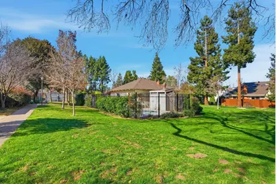 20012 Northcrest Sq, Cupertino, CA 95014 - Photo 25