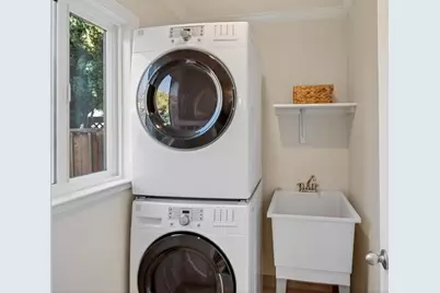 1010 Gest Dr, Mountain View, CA 94040 - Photo 19