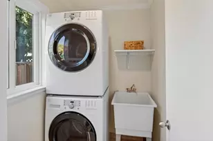 1010 Gest Dr, Mountain View, CA 94040 - Photo 19